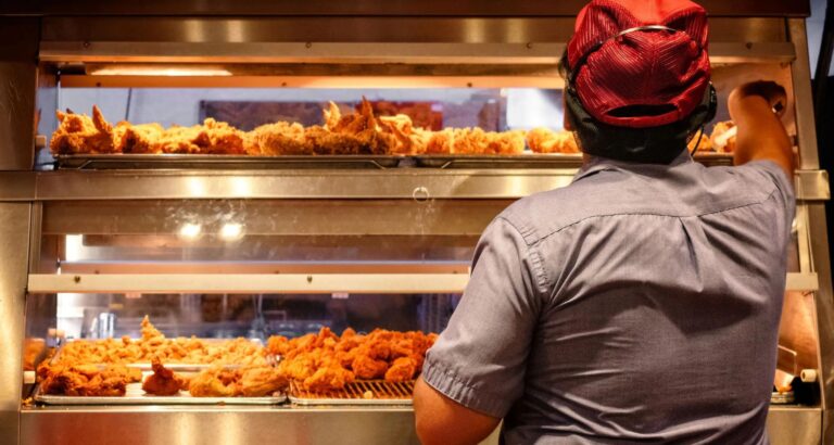 California Fast-Food Prices Surge by 8% Post Minimum Wage Hike